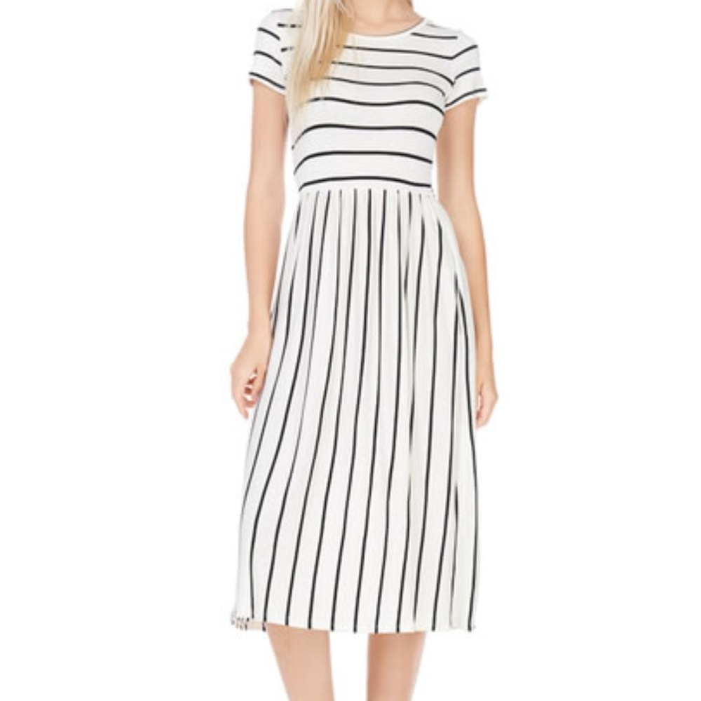 Short sleeves striped midi dress with pockets